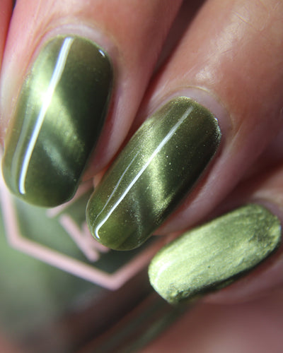 *PRE-ORDER* Bee's Knees Lacquer - Scales and Scutes (Magnetic)