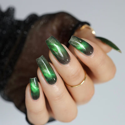 *PRE-ORDER* Emily de Molly - Live Wire (Magnetic)