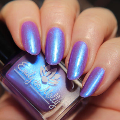 Emily de Molly - The Ones Who Live