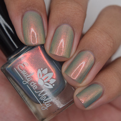 Emily de Molly - Dirty Mirror