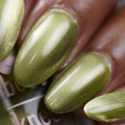 *PRE-ORDER* Bee's Knees Lacquer - Touch Moss (Magnetic)