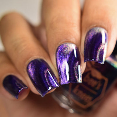 *PRE-ORDER* Bee's Knees Lacquer - All Hail the Queen (Magnetic)