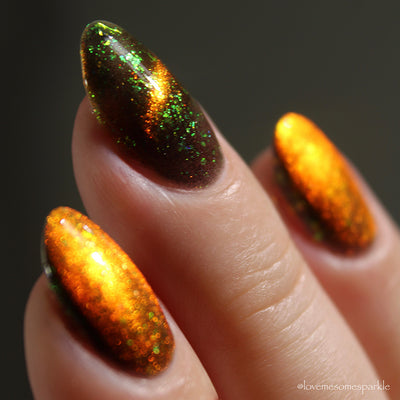 *PRE-ORDER* Emily de Molly - Green Flame (Magnetic)