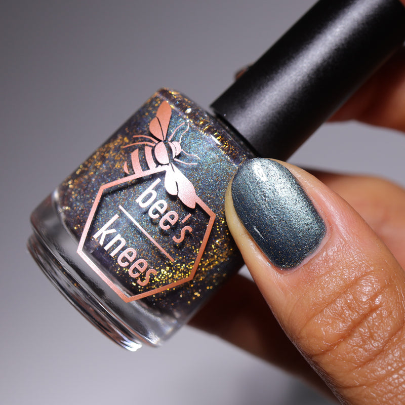 *PRE-ORDER* Bee's Knees Lacquer - Frozen Heart (Magnetic)