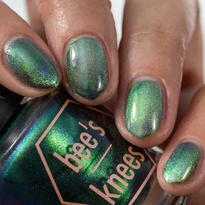 Bee's Knees Lacquer - Fake Dating (Magnetic)