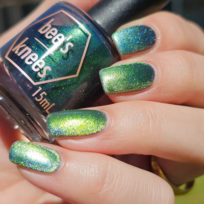 Bee's Knees Lacquer - Fake Dating (Magnetic)