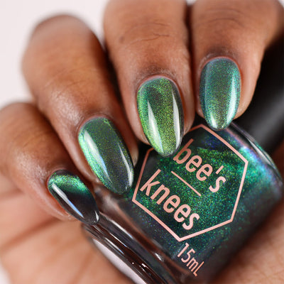 Bee's Knees Lacquer - Fake Dating (Magnetic)